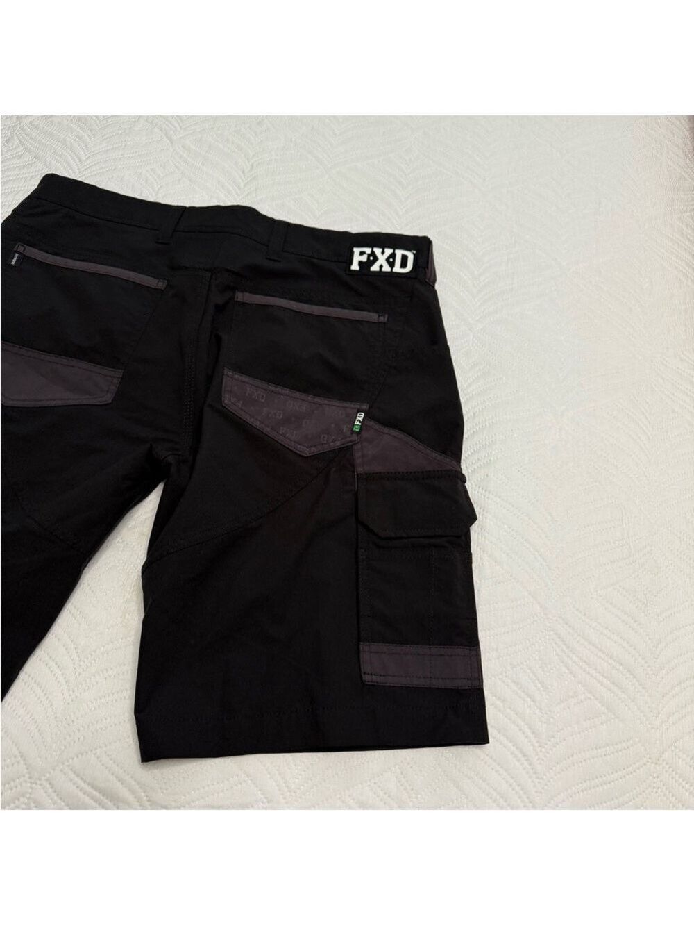 FDX Men’s Black Cargo Shorts. Size 34 - Picture 3 of 9